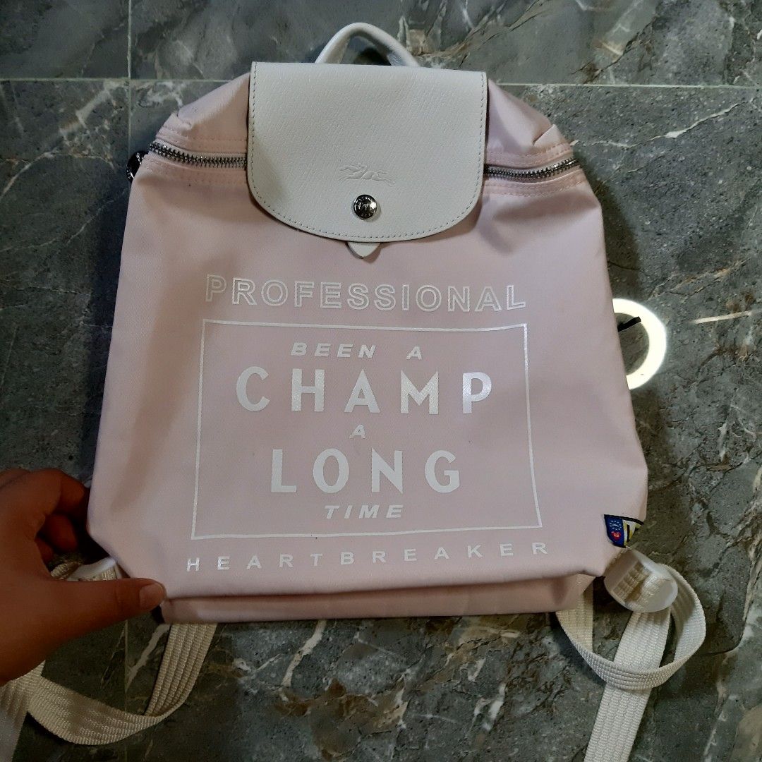 Longchamp Neo Small Rouge Price : 1800k Size : 25 x 23 x 16 cm