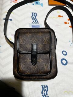 Louis Vuitton Christopher Messenger ( M41643 ), Luxury, Bags & Wallets on  Carousell