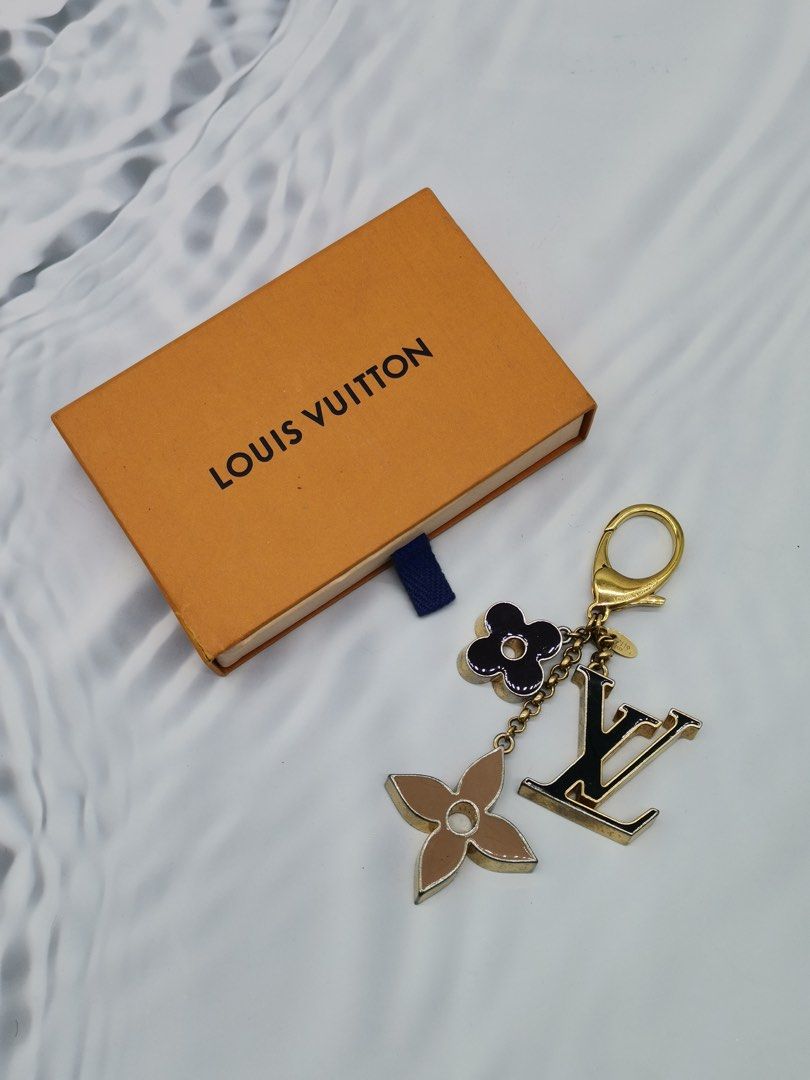 LOUIS VUITTON GOLD KEY CHAIN Luxury Accessories on Carousell