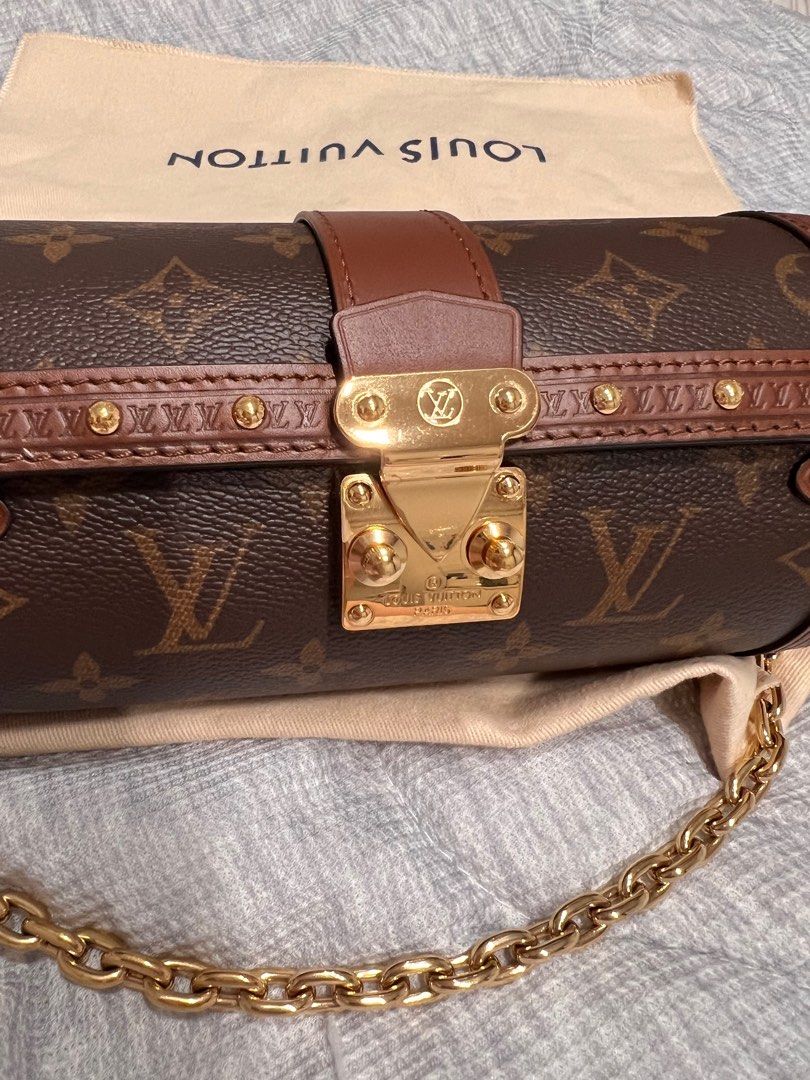 Louis Vuitton Bag Papillon 26 Damier Canvas Gold Hardware, Luxury, Bags &  Wallets on Carousell