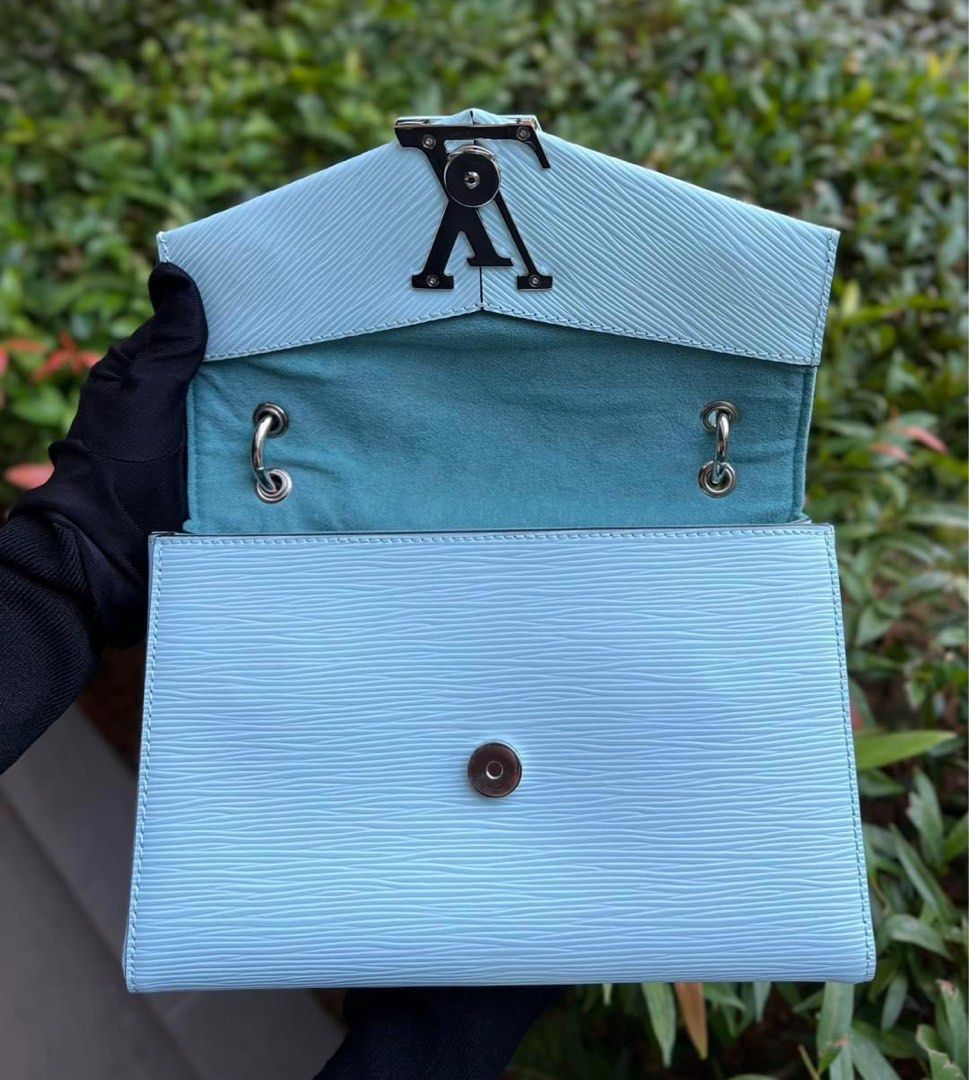 Louis Vuitton Pochette Grenelle Blue Seaside Epi Leather Bag