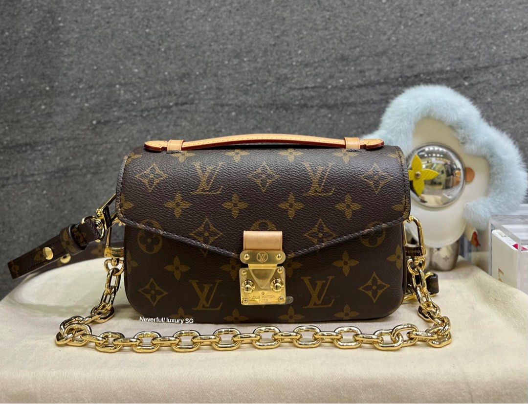 Louis Vuitton Pochette Metis Handbag