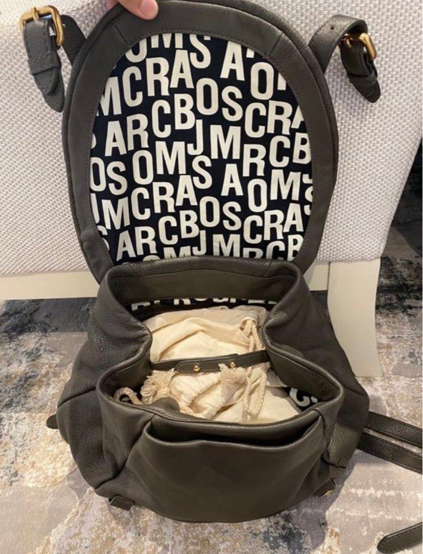 Marc jacobs best sale classic leather backpack