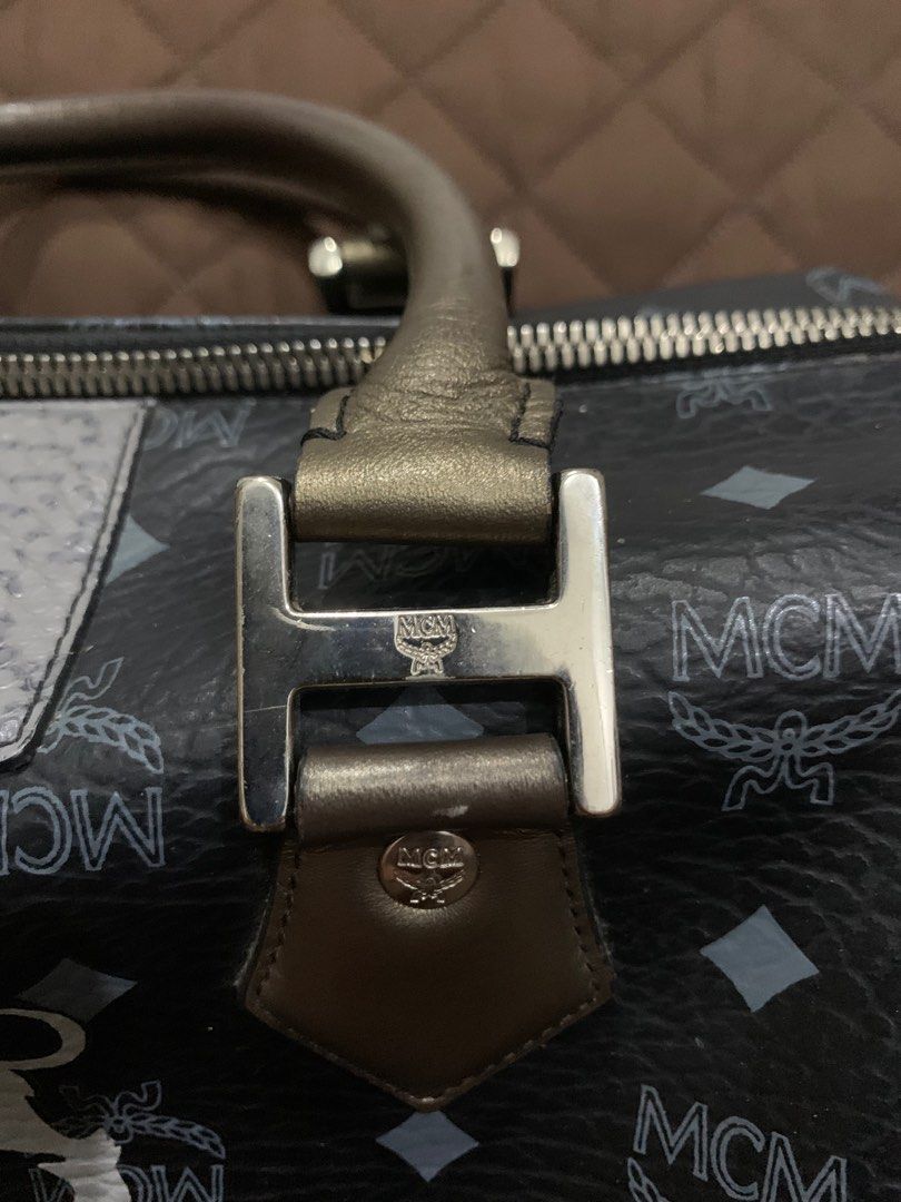 McM Doctor’s bag (Category: Luxury Bags & Wallets) located in Taguig. Submitted by SibsWardrobe (Listing ID 1251940600, Image 3). Description: 2nd hand bag from Korea no issue/s Nice in actual.