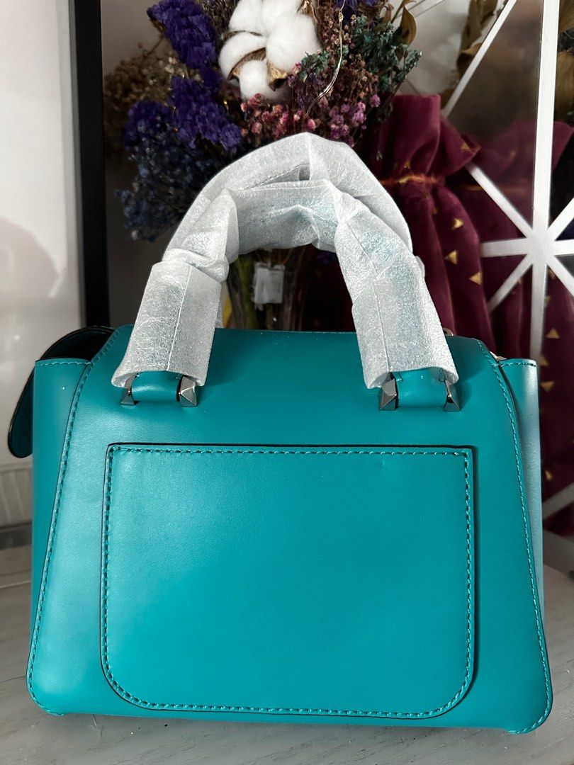Michael kors hotsell nolita mini messenger