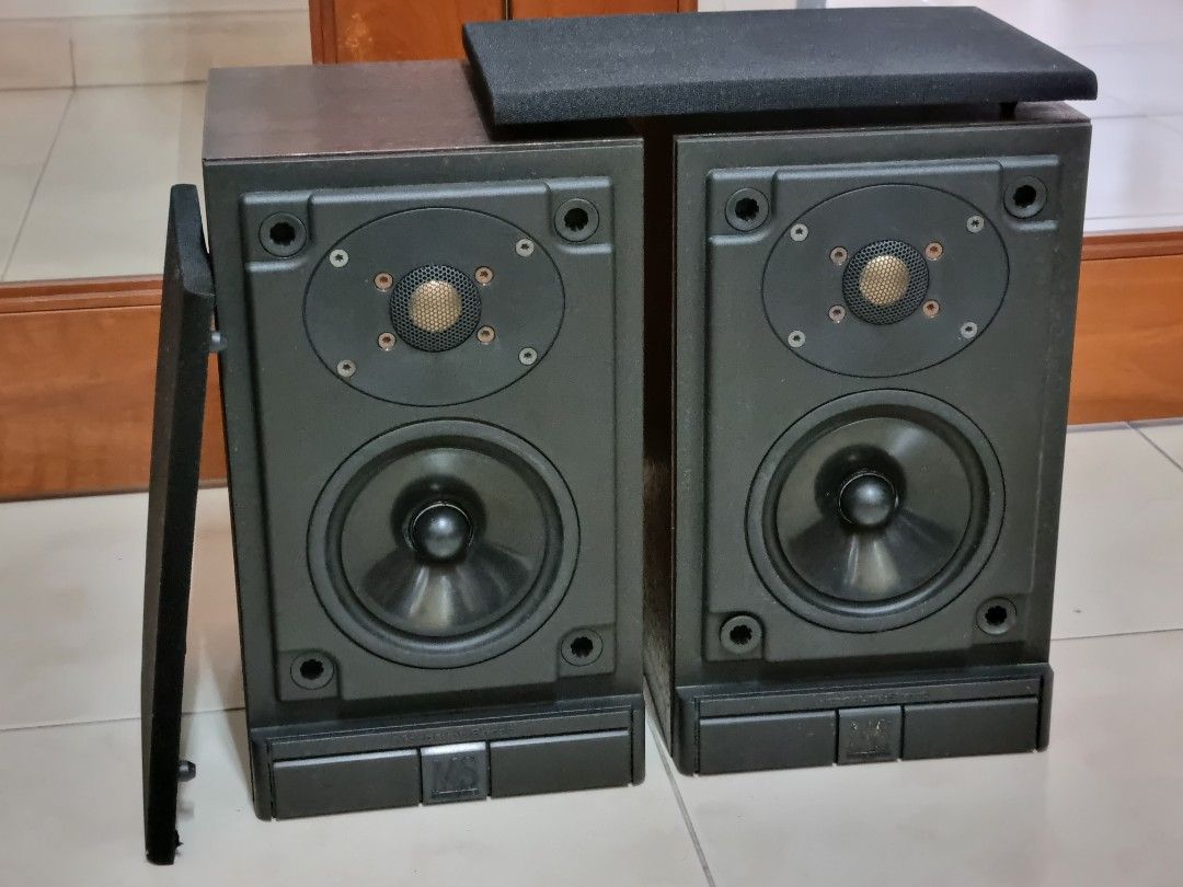 Mordaunt short MS10i bookshelf speakers ( with pair of free wall