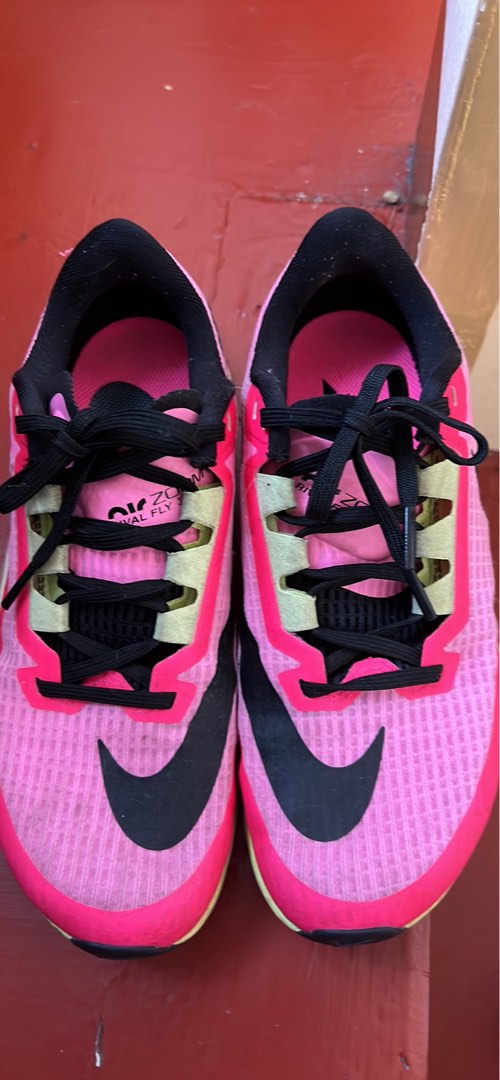 Nike running shoe for sale on Carousell