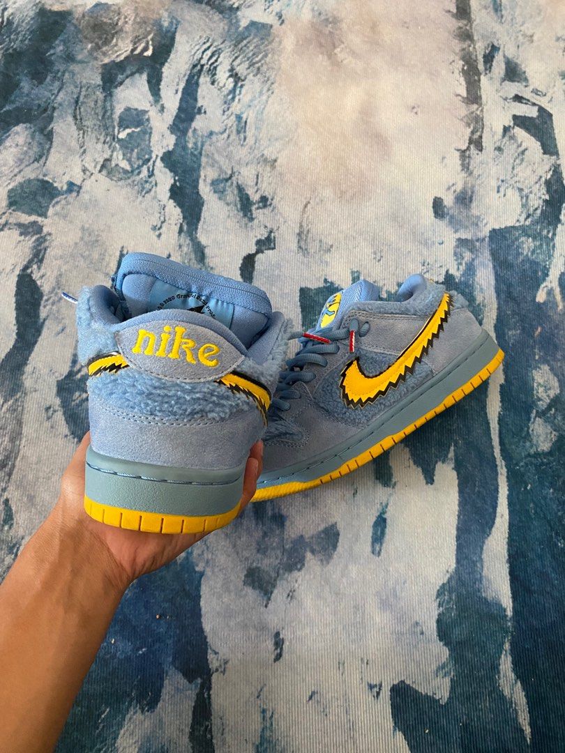 Nike sb dunk x grateful hotsell dead