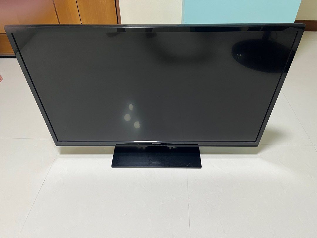 Panasonic 39 inch TV, TV & Home Appliances, TV & Entertainment, TV on ...