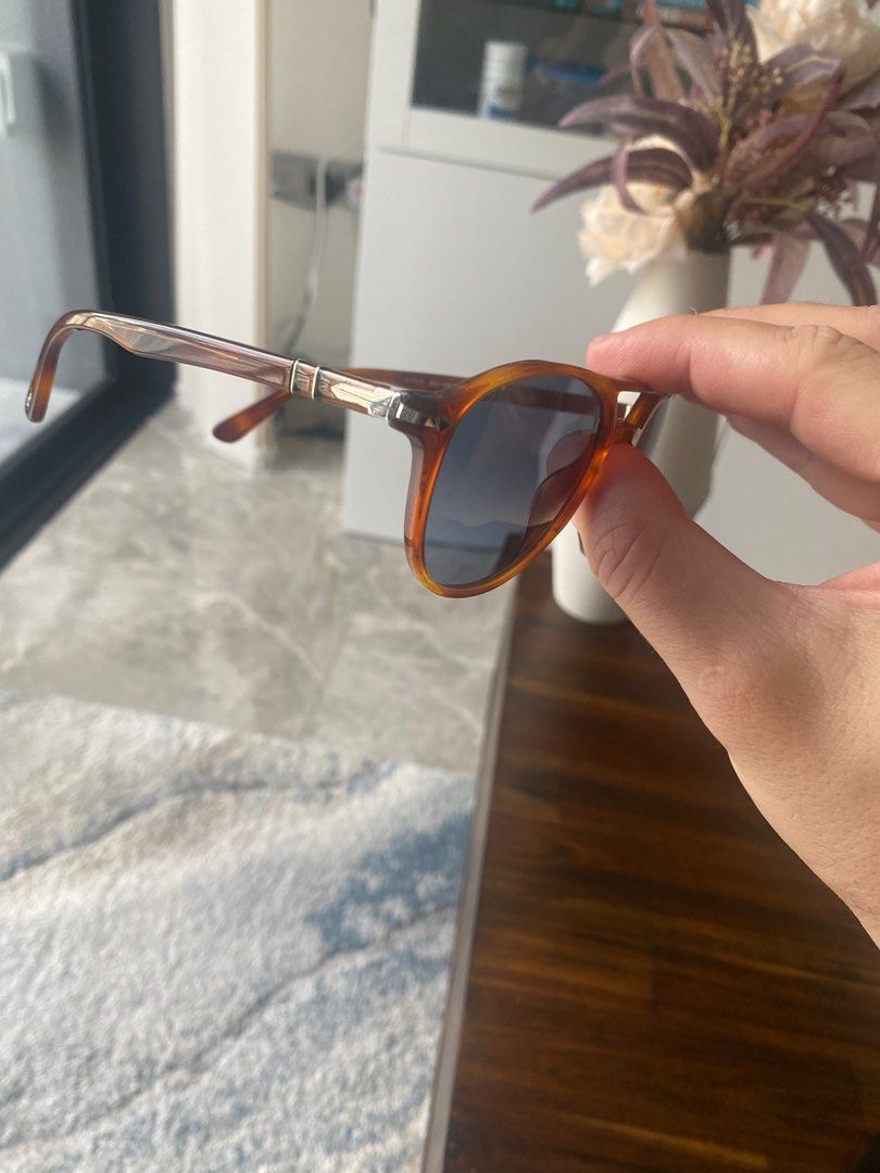 Persol polarised top