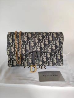 SADDLE POUCH Blue Dior Oblique Jacquard Reference: S5620CTZQ_M928, Women's  Fashion, Bags & Wallets, Shoulder Bags on Carousell