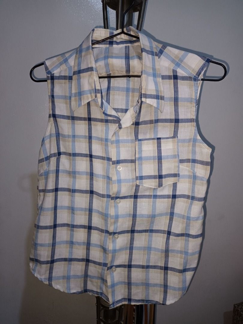 Bundle Checkered Sleeveless Blouse (Category: Sleeveless) located in Quezon City. Submitted by margas_essentials (Listing ID 1251885000, Image 3). Description: Preloved checkered sleeveless blouse Size: small to medium No brand Free for any purchase from my shop Red checkered sleeveless blouse lacks 1 button but not noticeable NOTE: denim shorts in the post not included (shown for styling/reference only).