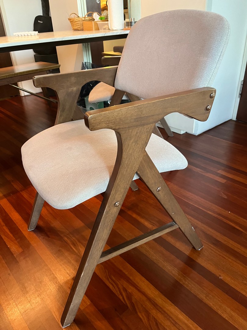 Preloved best sale dining chairs