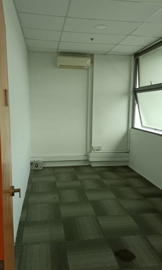 Private room Woodlands Bizhub, Property, Rentals, Commercial on Carousell