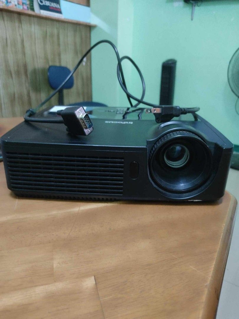 Projector (Category: Projectors) located in Rizal. Submitted by elleraruthie (Listing ID 1251957564, Image 1). Description: Projector brand: infocus condition:good/mo issue reason: di na kailangan may tv na ako.