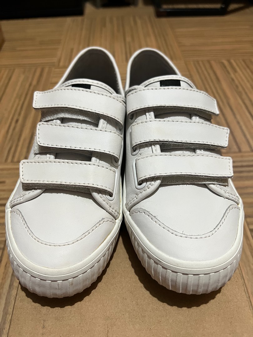 Sperry crest shop loop sneakers