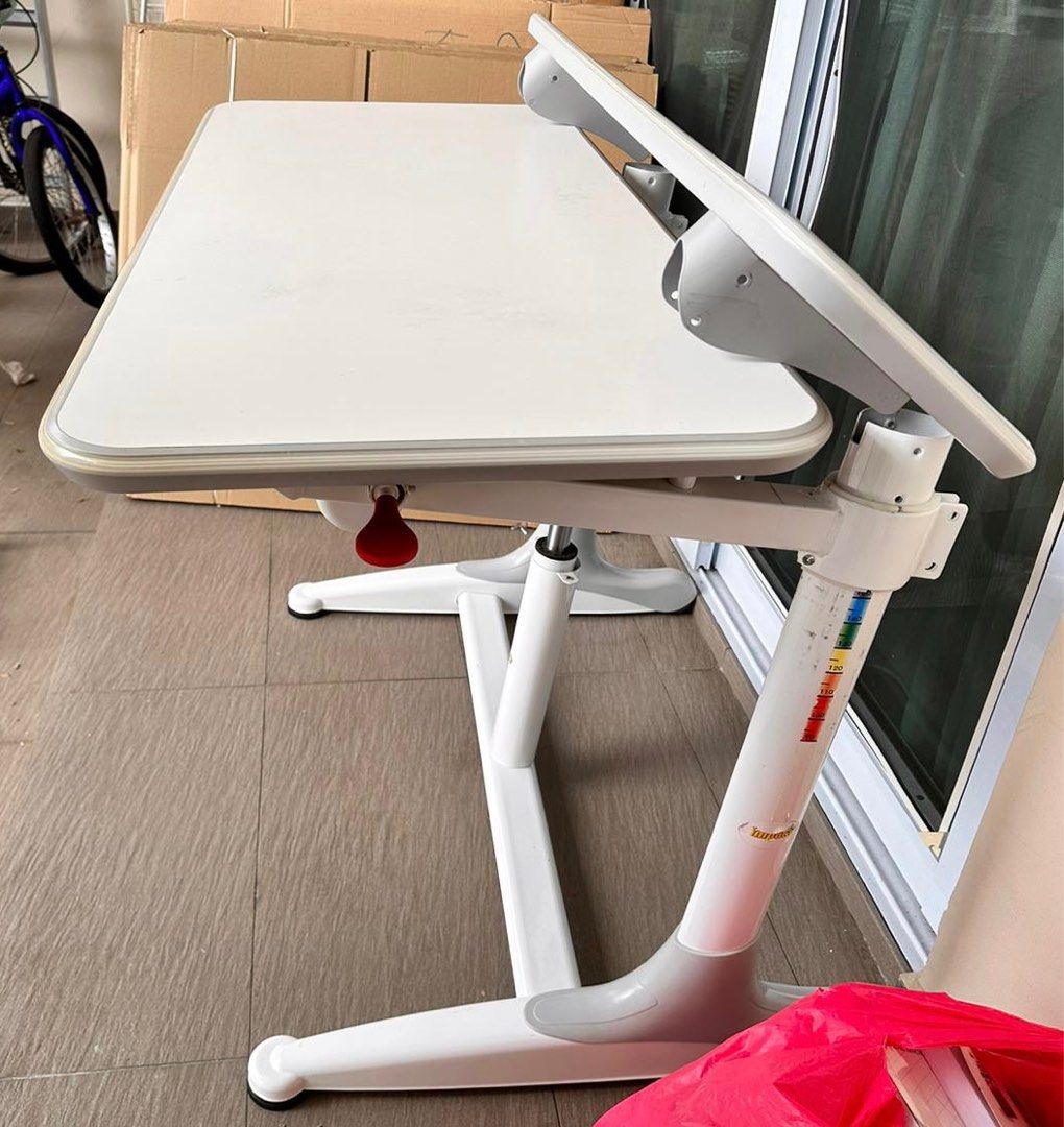 Study Table (Category: Tables & Sets) located in Singapore. Submitted by seowyujin (Listing ID 1251983226, Image 1). Description: See dimensions Please make sure able to collect and fit in vehicle before making offer.