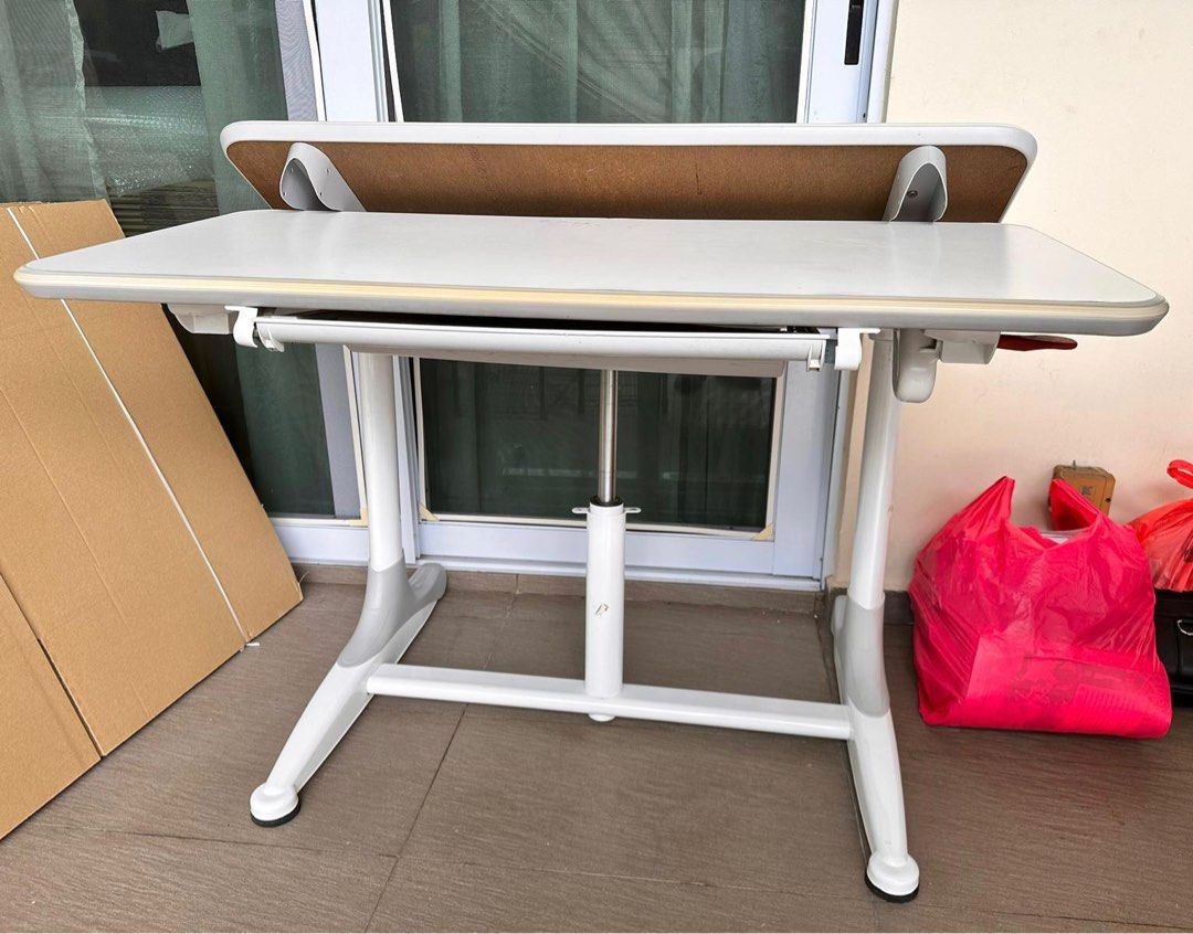 Study Table (Category: Tables & Sets) located in Singapore. Submitted by seowyujin (Listing ID 1251983226, Image 2). Description: See dimensions Please make sure able to collect and fit in vehicle before making offer.