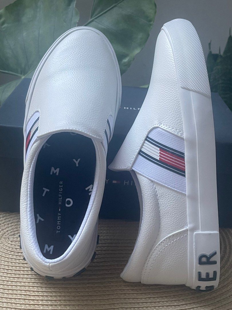 Tommy Hilfiger US Fin2 White Leather Size 6 US Slip On
