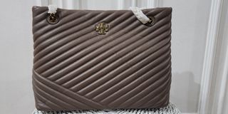Tory burch kira chevron tote authentic