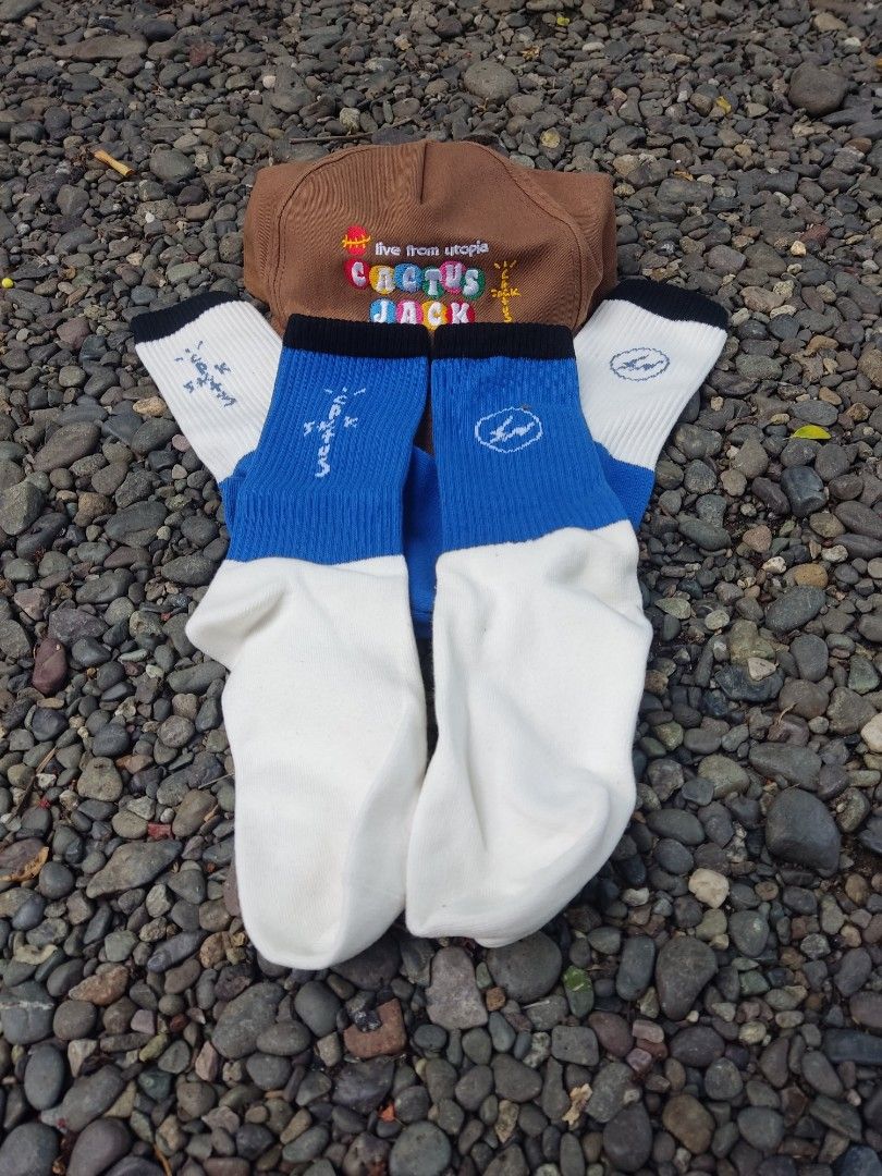 Travis scott cactus jack x mcdo live from utopia (Category: Caps & Hats) located in Brookes Point. Submitted by jaythrift_lowkey (Listing ID 1251850668, Image 1). Description: for sale aspack travis scott cactus jack x mcdo "live from utopia" issue faded brim cactus jack x fragment socks as new both medium selling for only 2k add sf.