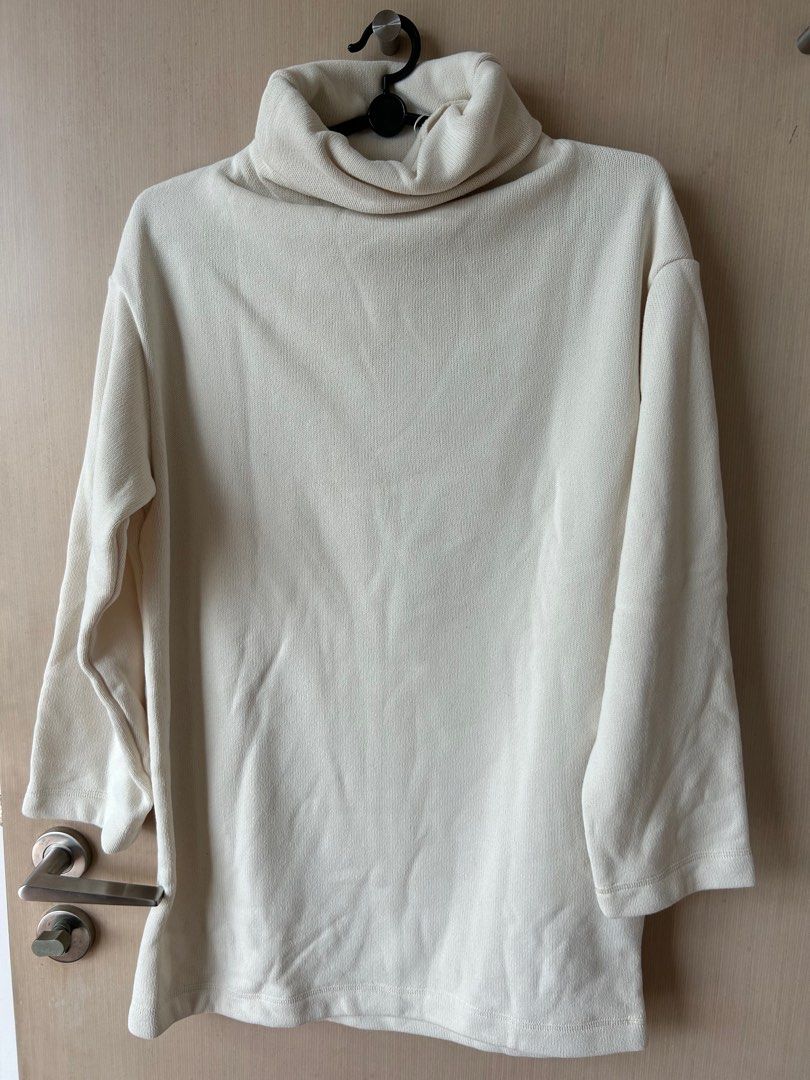 Uniqlo winter Turtleneck sweater Women s Fashion Tops Other