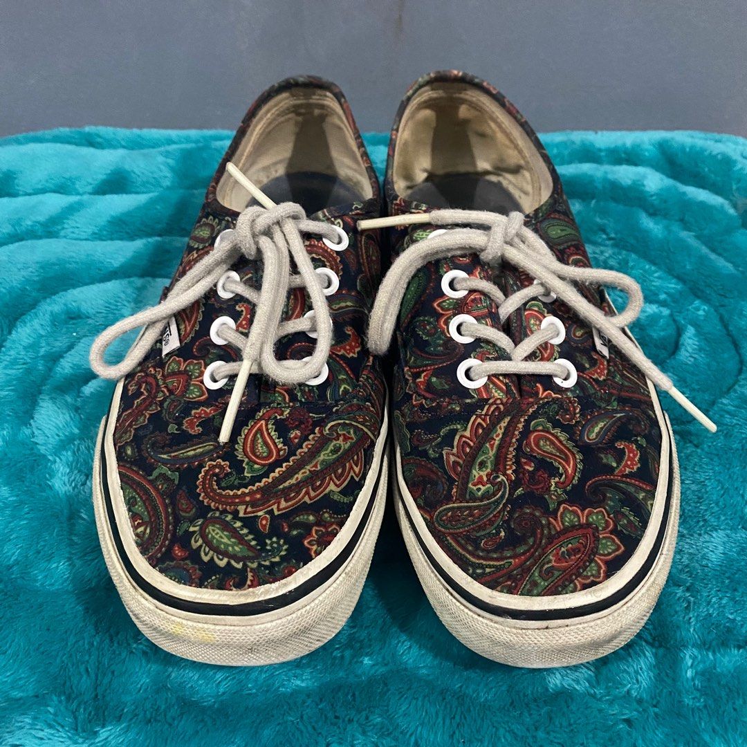 Paisley vans top