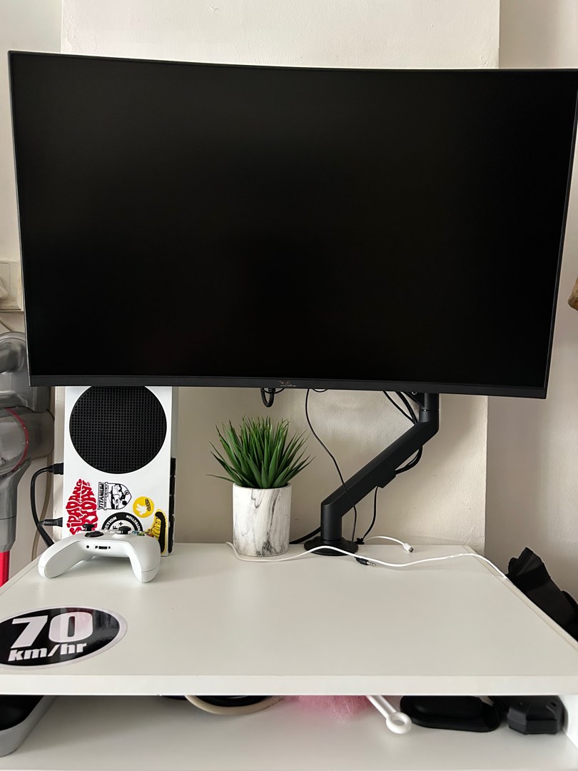 Xbox series S with armaggeddon 32inch monitor, Video Gaming, Video Game