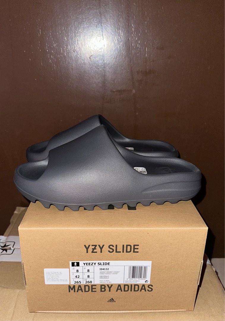 Yeezy Slide “Granite”