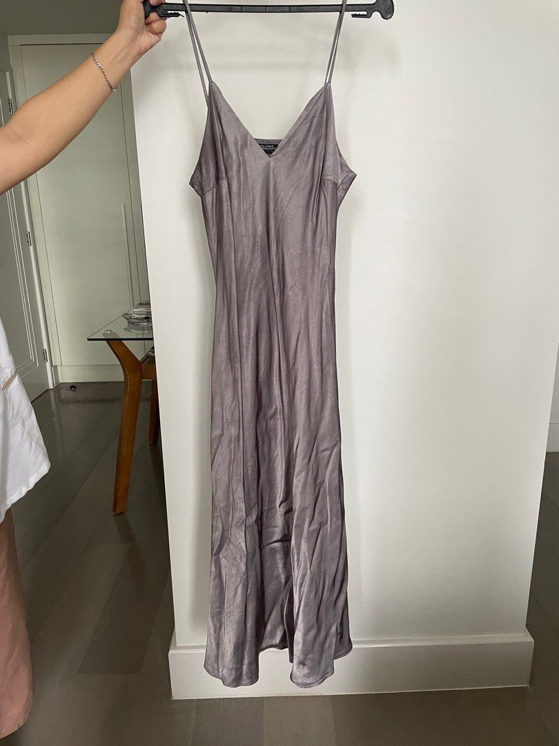 Zara Spaghetti Strap Long Dress (Category: Dresses) located in Makati City. Submitted by pvc2021 (Listing ID 1251912795, Image 1). Description: Metallic long dress.