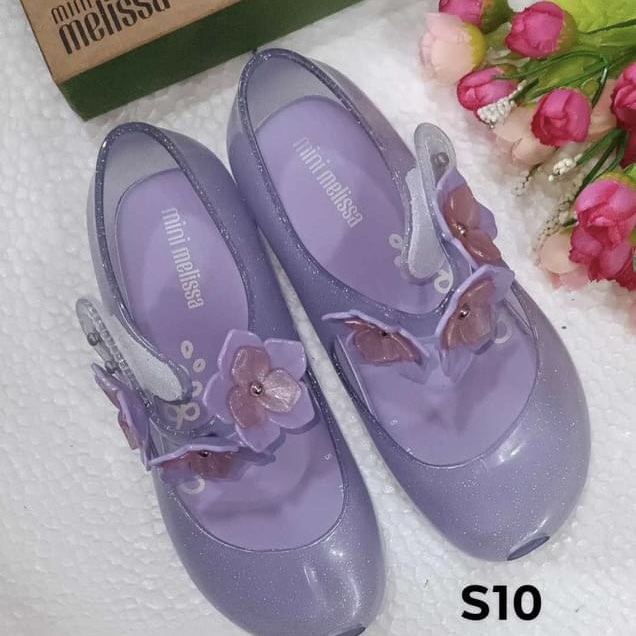165 Cm Feet