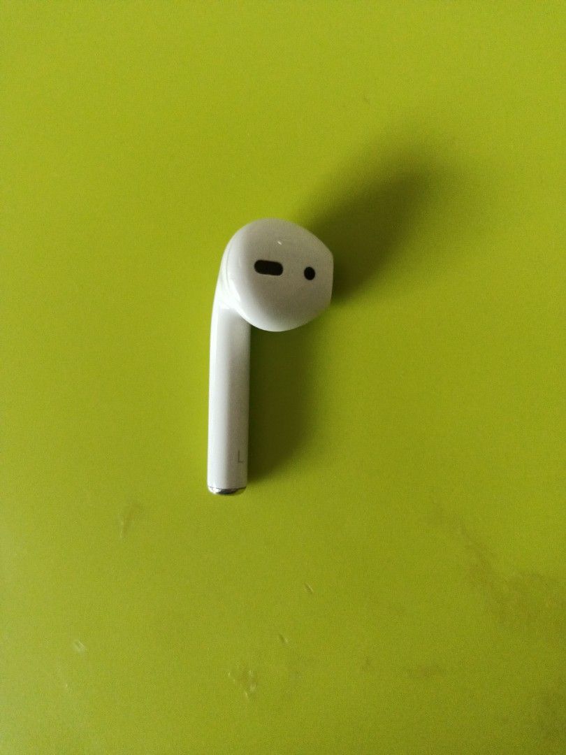 Apple airpod deals replacement left