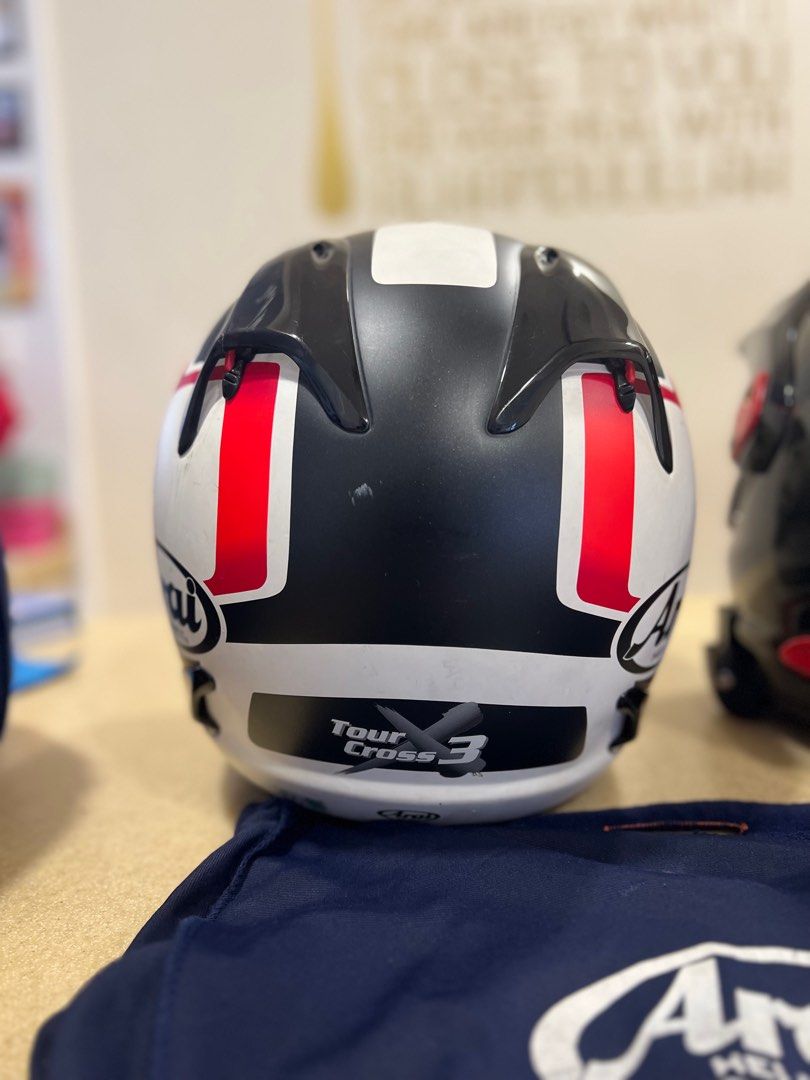 Arai helmet hotsell tour cross 3