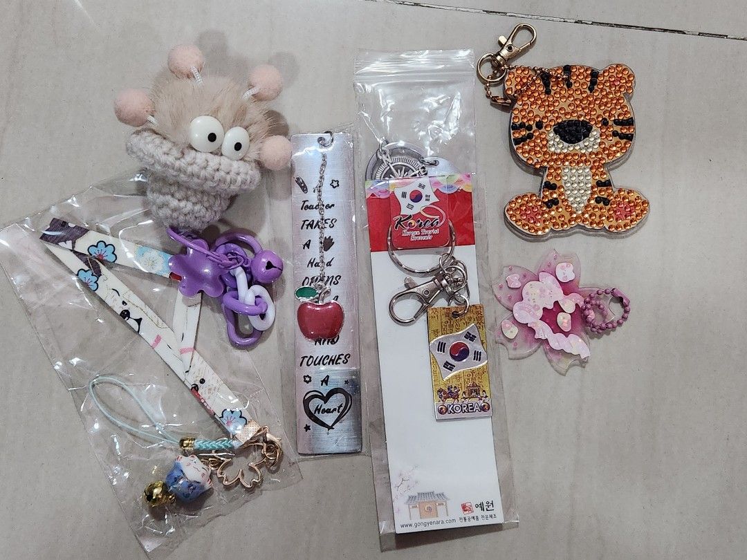 Assorted keychains, Hobbies & Toys, Stationery & Craft, Other
