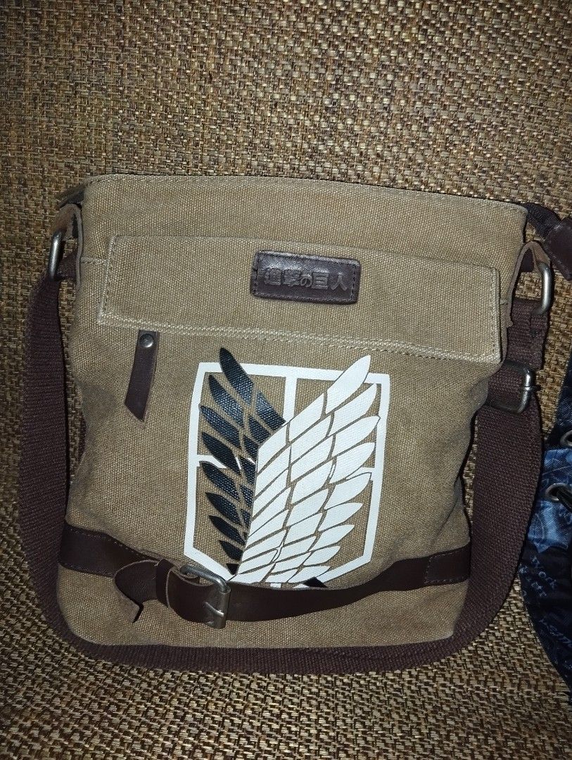 Attack on titan bag comic alley best sale