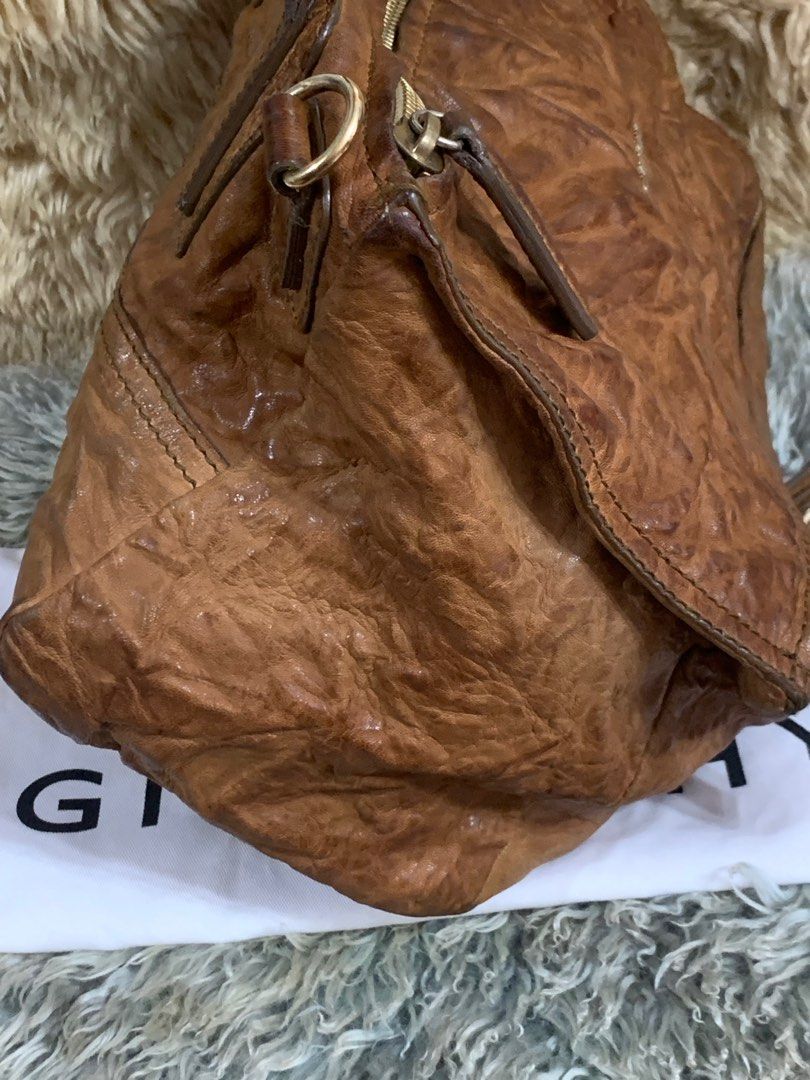 Authentic GIVENCHY Wrinkled Sheepskin Medium Pandora crossbody