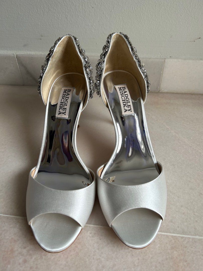 Badgley mischka white best sale heels