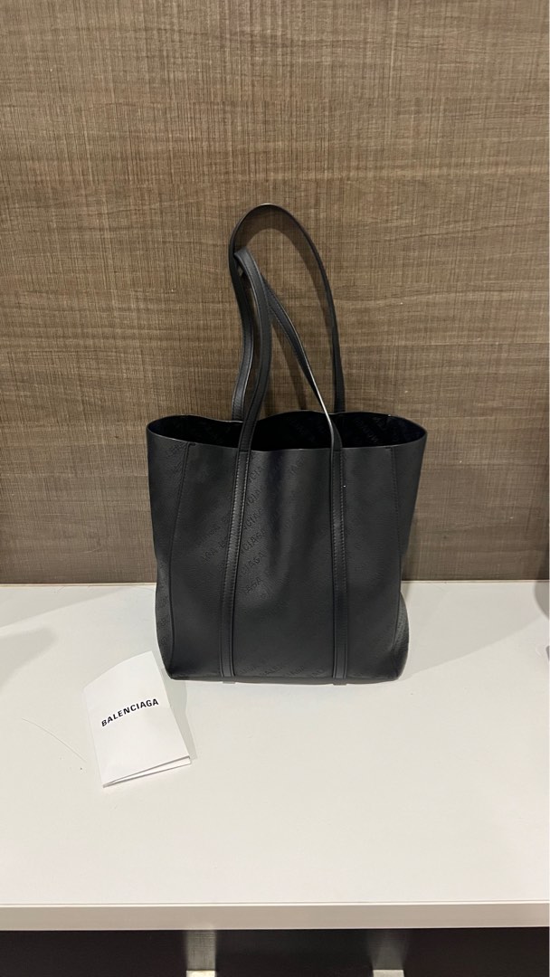 Balenciaga black leather best sale tote