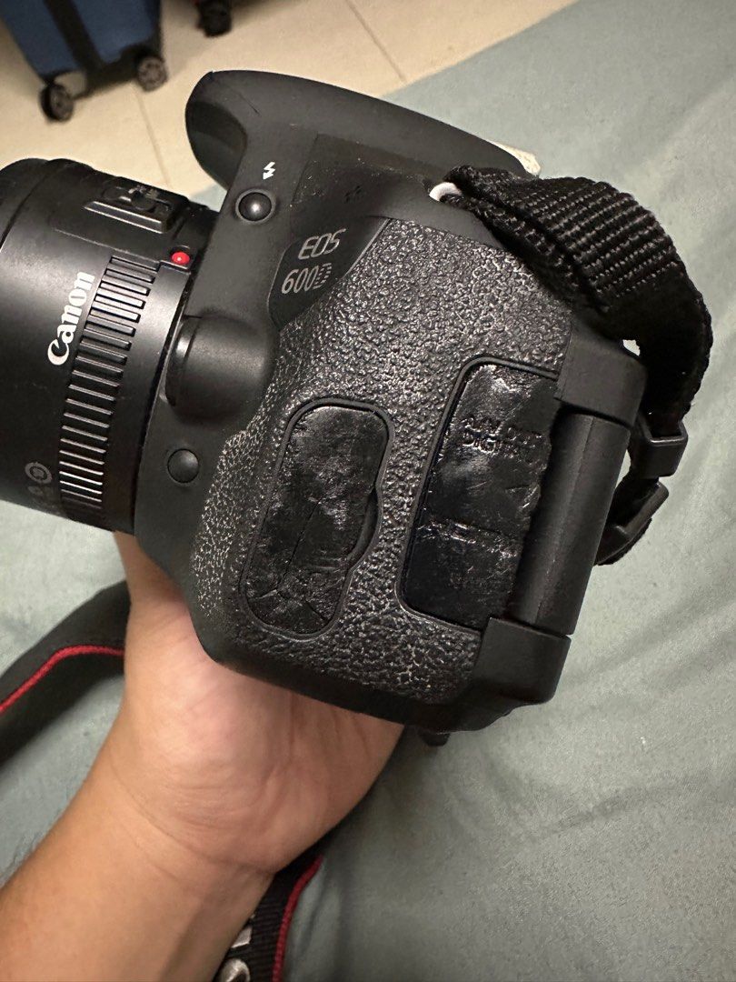 Canon EOS 600D + 50mm 1.8 lens, Photography, Cameras on Carousell