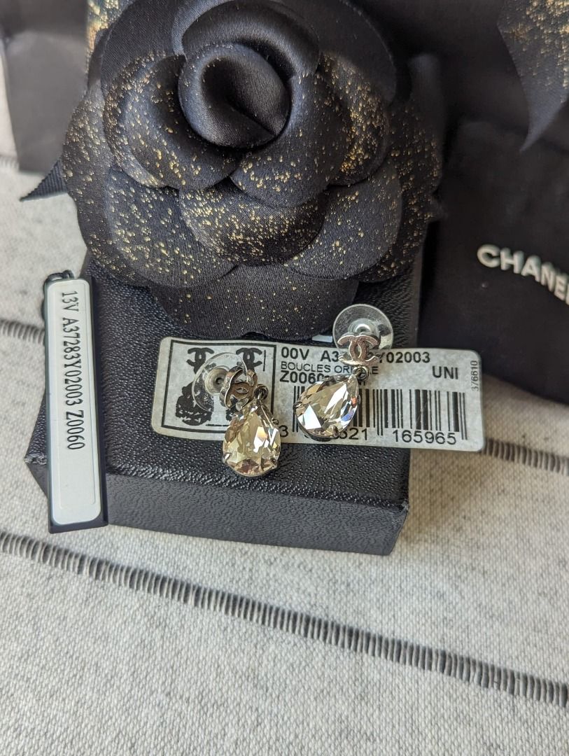 Chanel CC A13V Logo Teardrop Crystal SHW earrings box tags