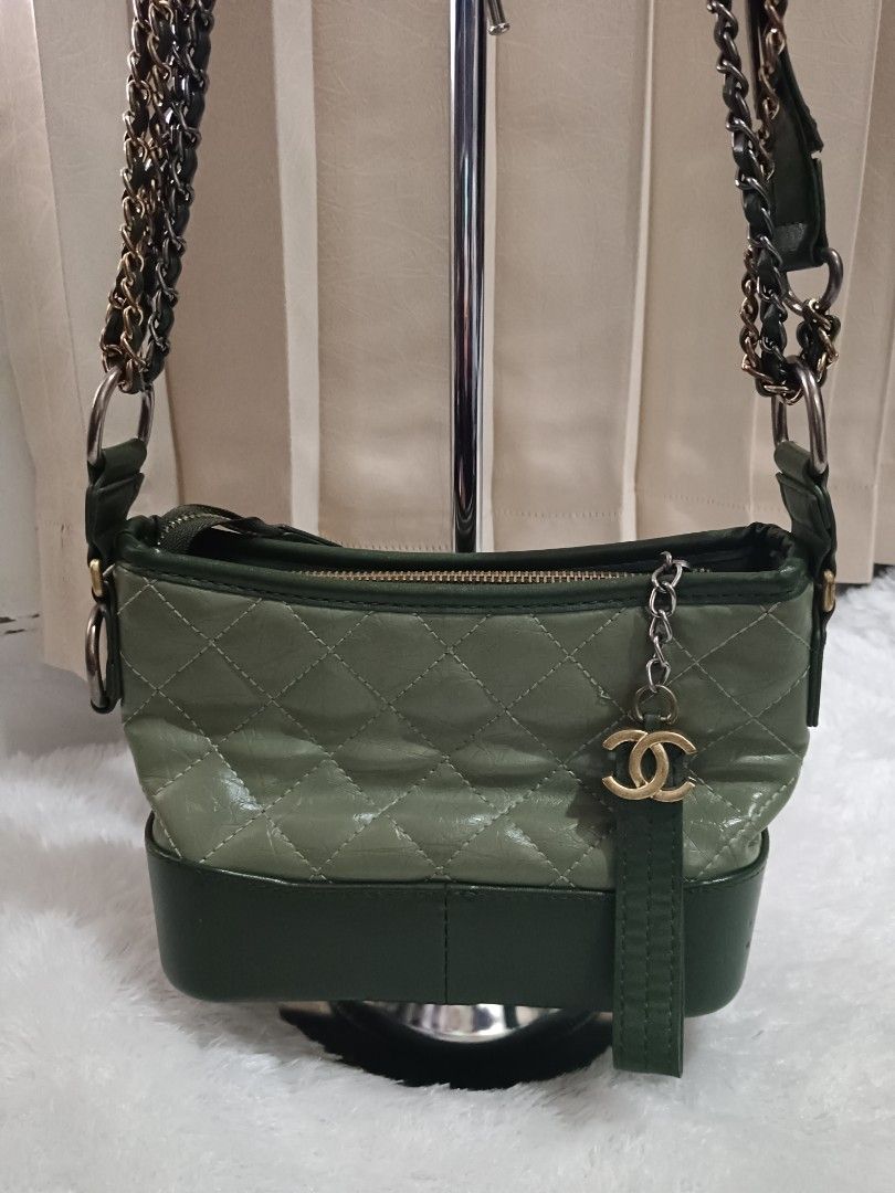 Chanel gabrielle size 24cm kulit made in france lengkap box, Fesyen Wanita,  Tas & Dompet di Carousell