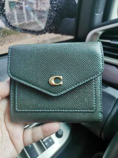 Coach small trifold wallet xgrn Original, Women's Fashion, Bags