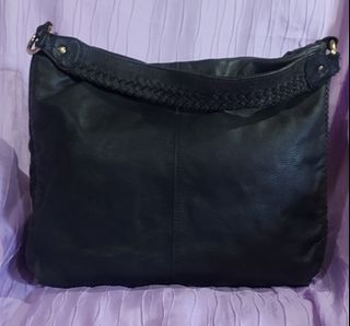COLE HAAN: Legit/ Authentic. Genuine black leather shoulderbag, hobo bag, handbag, office bag , school bag