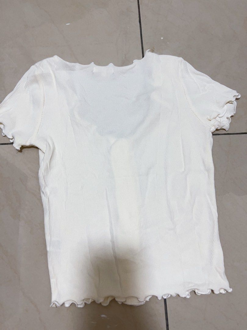 Cream white top, Women's Fashion, Tops, Other Tops on Carousell