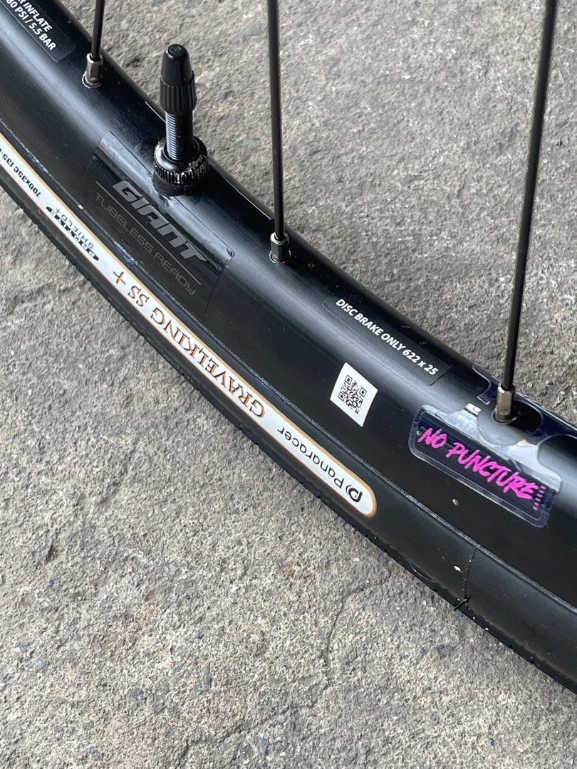 CST CZAR 28c Tire Crosscut AT2 32c Giant S X2 Wheelset Sports