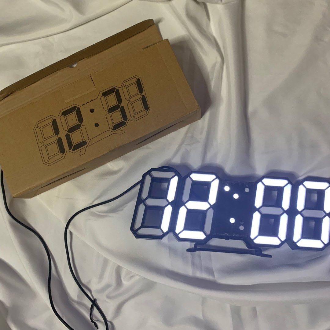 Digital Clock (Category: Watches) located in Masai. Submitted by honeysckle (Listing ID 1252055980, Image 1). Description: Condition: still working well, but sometimes automatically reset. Operate on battery or direct current from plug .