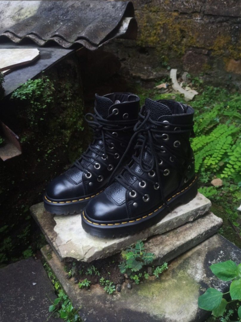 Dr martens daria boots sales
