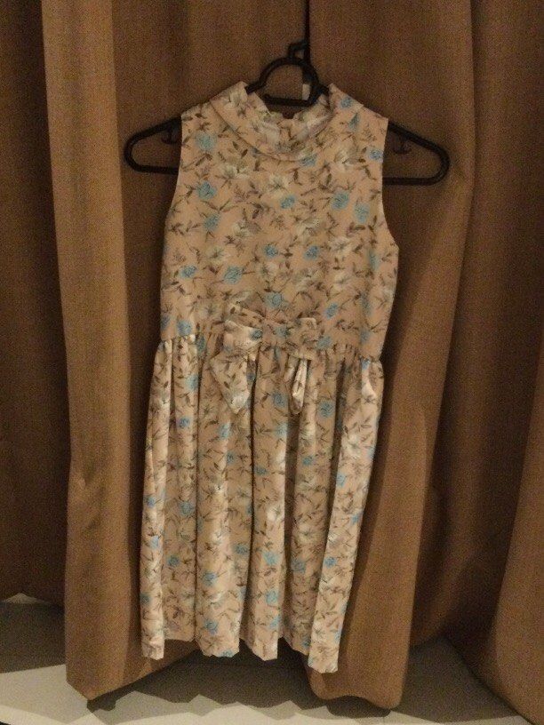 Dress floral sleeveless (Category: Babies & Kids Fashion) located in Makati City. Submitted by babe090817 (Listing ID 1252155744, Image 1). Description: excellent condition .