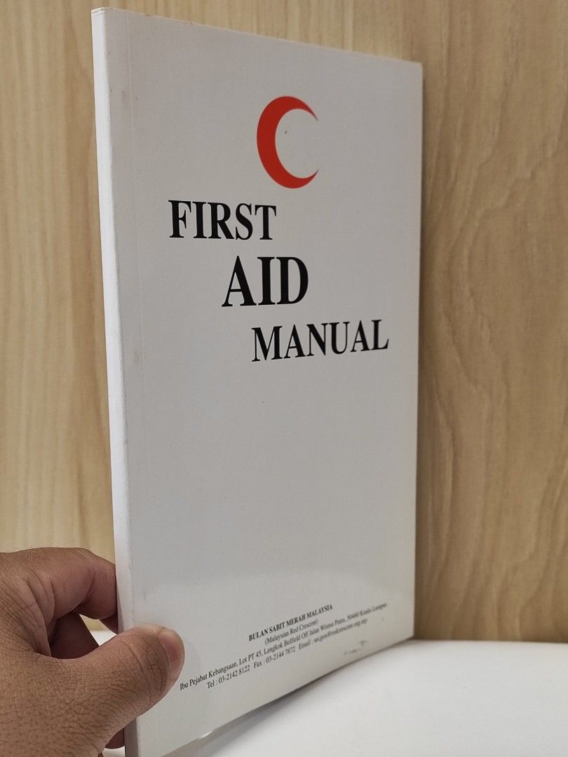 (ENG) First Aid Manual, Hobbies & Toys, Books & Magazines, Textbooks on ...