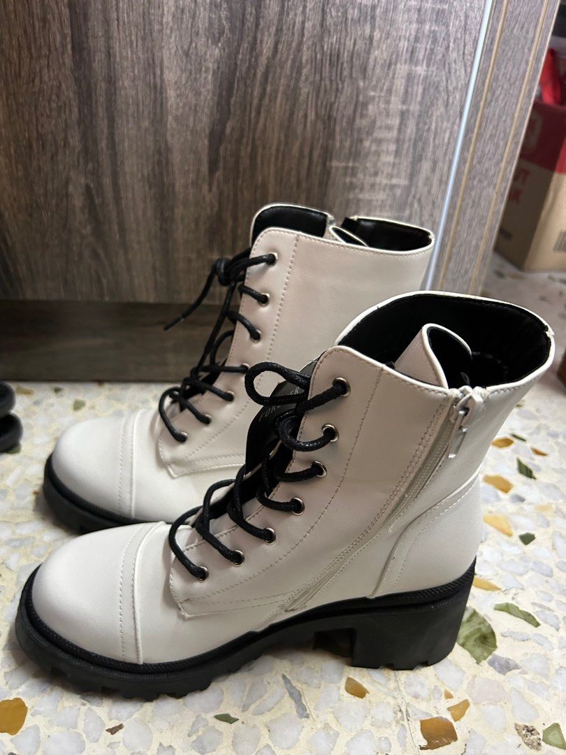 Forever 21 White Boots, Women's Fashion, Footwear, Boots on Carousell